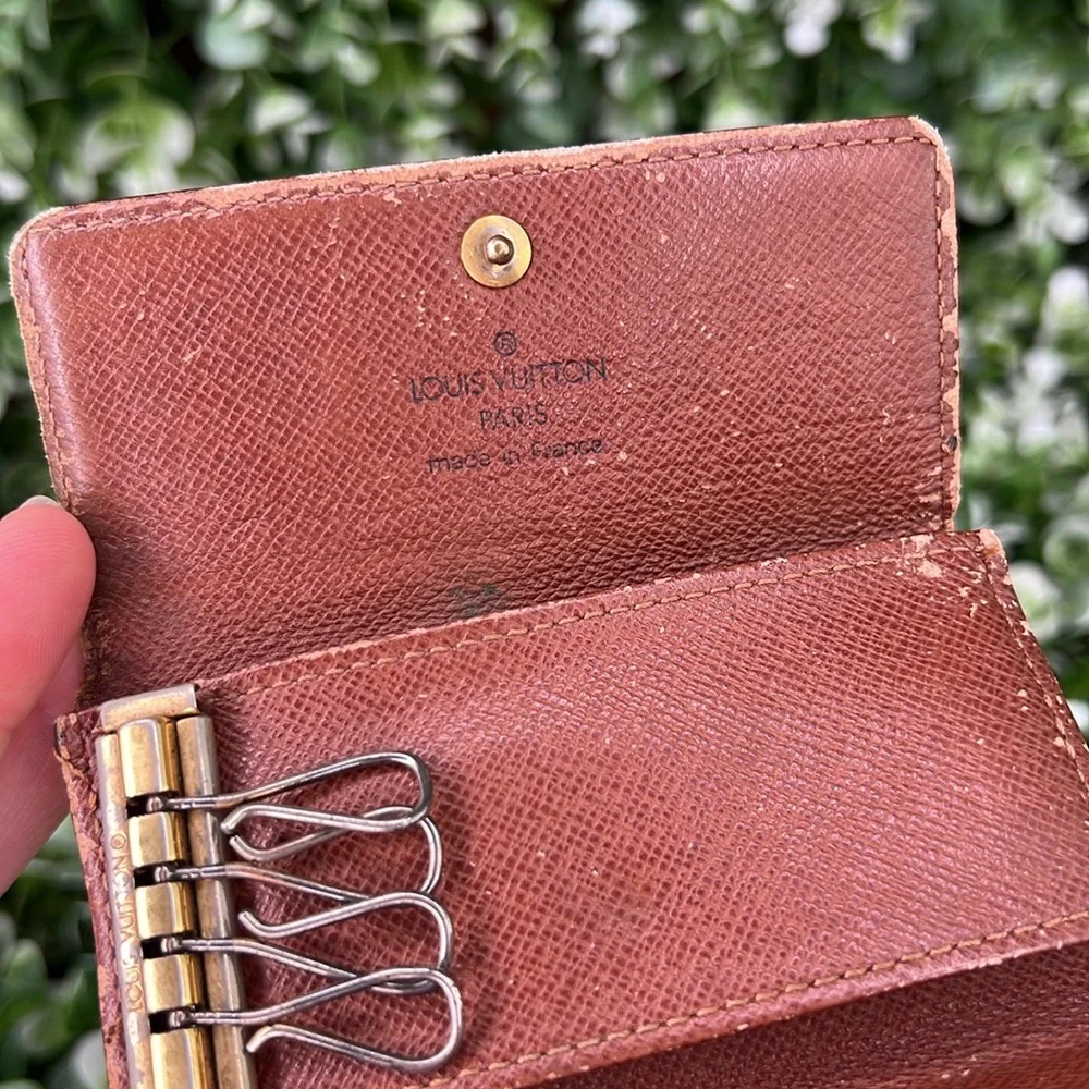 Louis Vuitton Authentic Monogram Canvas 4 Key Holder